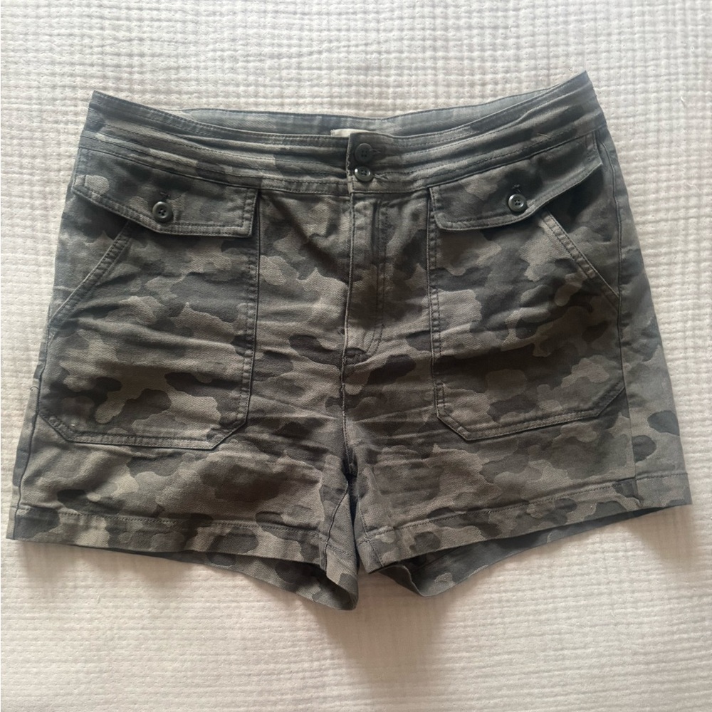 J crew cargo shorts - army green camo.  Zip front, pocket front, excellent cond